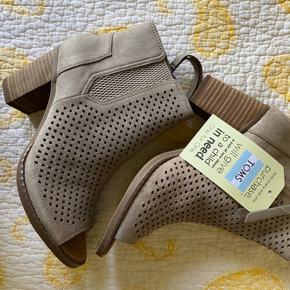 Tom’s Majorca Suede Peep Toe